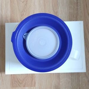 Tupperware Measuring Bowl with Scrapper Brand New Vintage